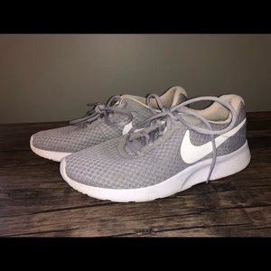 Women’s Nike size 7